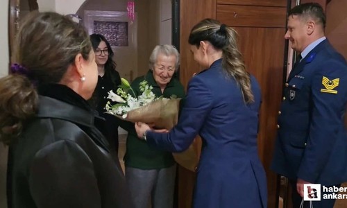 Ankaralı Hatice Güner’in ördüğü boyunluklar Mehmetçiğe ulaştırıldı
