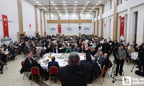 Başkan Özarslan, Mevlana Kültür Merkezi'nde Erzurumlularla bir araya geldi