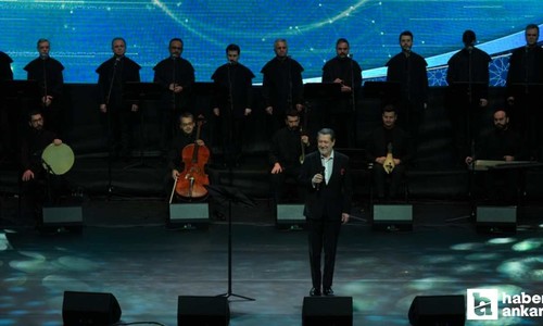 Ahmet Özhan 'Külliye'de Ramazan' etkinliklerinde konser verdi