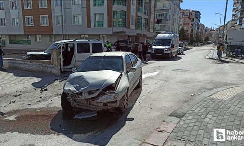 Kahramankazan'da iki araçlı trafik kazasında sürücüler yaralandı