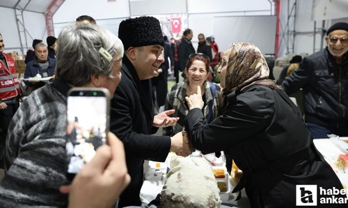 Başkan Özarslan, iftar çadırında vatandaşlarla bir araya geldi