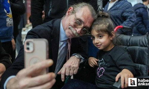 Etimesgut Belediye Başkanı Erdal Beşikcioğlu, iftar programında özel gereksinimli vatandaşlara buluştu