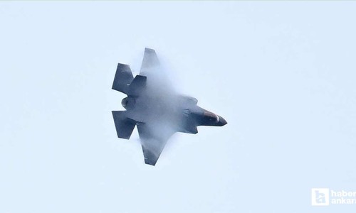 İran, ABD'ye ait F-35 savaş uçağının hava savunma sistemince vurulduğunu açıkladı