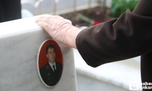 Şehit aileleri ve yakınları arefe gününde Cebeci Askeri Şehitliği'ni ziyaret etti