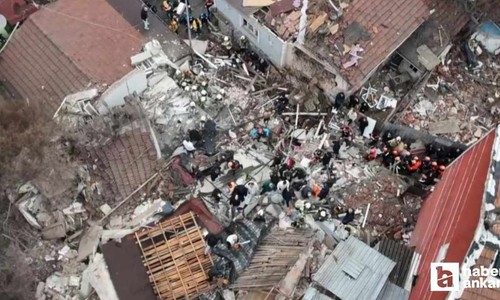 İstanbul Fatih'te son dakika bina çöktü: Enkaz altında kalanlar var!