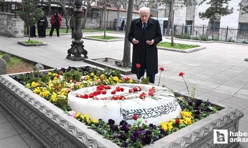 Devlet Bahçeli, merhum Muhsin Yazıcıoğlu'nun kabrini ziyaret etti