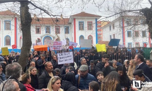 Çankaya'da tarihi okul için verildiği iddia edilen karara veliler tepki gösterdiler