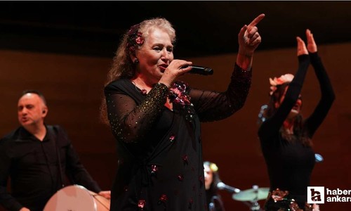 Suzan Kardeş, Ankara'da "Bahara Davet" konserinde sahne aldı