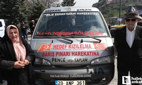 'Elmacı Dede' Hacı Bayram'da şehit polislerin hayrına elma dağıttı