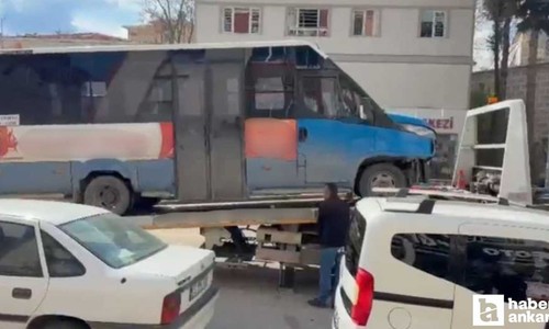 Sincan'da minibüs kamyonetle çarpıştı: 5 kişi yaralandı!