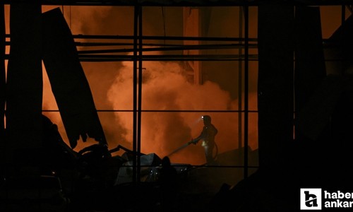 Sincan'da ilaç fabrikasında çıkan yangın ekipler tarafından söndürüldü