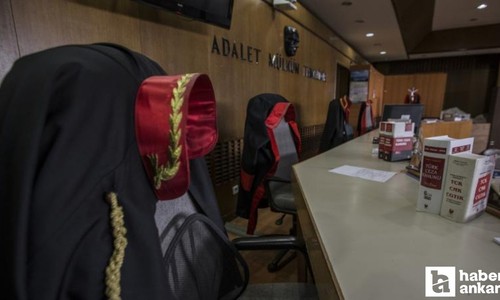 Savcıların şifresi ile FETÖ dosyalarını kapatan sanığın yargılandığı dava ertelendi