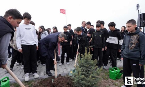 Bakan Tekin, Ankara'da bulunan Şehit Öğretmenler Abidesi'ni ziyaret etti