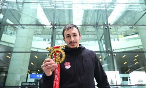 ASKİ Spor'un şampiyon haltercisi Yusuf Fehmi Genç, 2028 Los Angeles Olimpiyat Oyunlarını hedefliyor