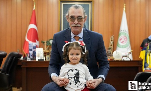 Başkan Beşikcioğlu Cumhuriyet Meydanı'nda düzenlenen 23 Nisan törenine katıldı