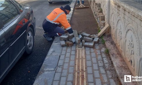 Pursaklar Belediyesi ekiplerinden yıpranan yapılara yenileme çalışması