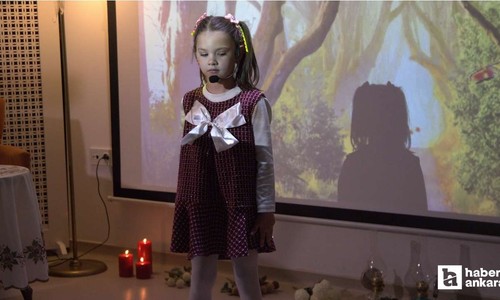 Gölbaşı'nda minikler düzenlenen şiir dinletisinde sahneye çıktılar