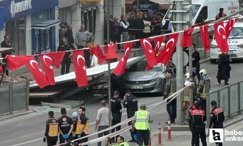 Ulus Meydanı'nda yıkım çalışmalarında göçük meydana geldi