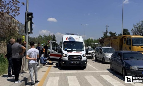 Çubuk'ta 3 araçlı trafik kazasında 3 kişi yaralandı
