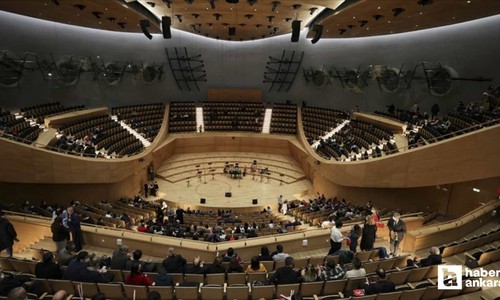 Ankara'da "45'lik Plak Şarkıları" konserinde Seyyal Taner ile Teyfik Rodos sahne aldı