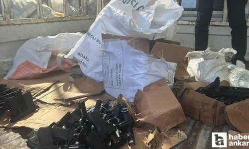 Kahramankazan girişinde durdurulan tırda 228 ruhsatsız tabanca ele geçirildi