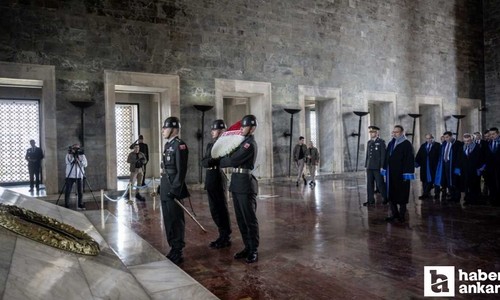 Sayıştay Başkanı Yener ve beraberindeki heyetten Anıtkabir ziyareti