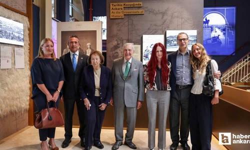 "Vehbi Koç Ticaret Evi" sergisi Ankara'da ziyarete açıldı