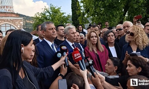 Özgür Özel ve Mansur Yavaş, Ferdi Zeyrek'in anma programına katıldılar