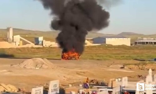 Polatlı şehir mezarlığında park halindeki otomobilde yangın çıktı