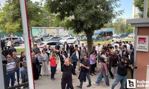 Başkentte velilerin YKS heyecanı kameralara yansıdı