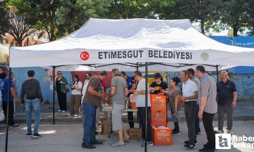 Etimesgut Belediyesinden YKS maratonunda öğrenci ve velilere destek