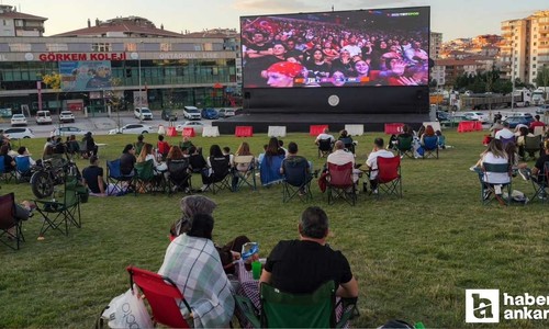 Etimesgut Belediyesi, Filenin Sultanları'nın Çin maçını dev ekranda yayımladı!