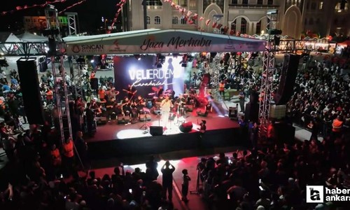 Sincan Belediyesi'nin konserinde binlerce Sincanlı aynı coşkuda buluştu