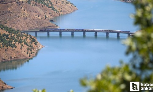 Ankara'dan yola çıkan Van Gölü Ekspresi, yolculara doğal güzellikler eşliğinde yolculuk deneyimi sunuyor