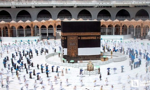 Beypazarı'nda bayram sonrası ilk umre kafilesi kutsal topraklara uğurlanıyor