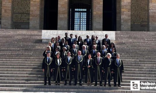 Uyuşmazlık Mahkemesi Başkanı Güleç ve beraberindeki heyet Anıtkabir’i ziyaret etti
