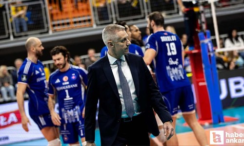 Halkbank Erkek Voleybol Takımı, Başantrenör Radostin Stoytchev ile devam etme kararı aldı