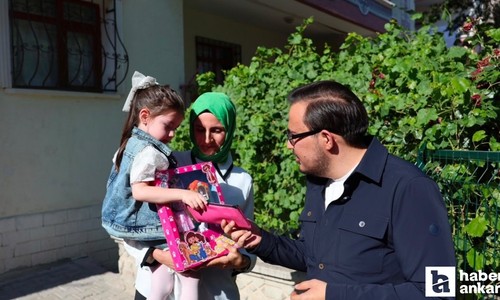 Sincan Belediyesinden çöp kamyonu hayranı minik kıza sürpriz
