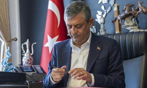Özgür Özel, YENİ Parti'nin logosunu paylaştı