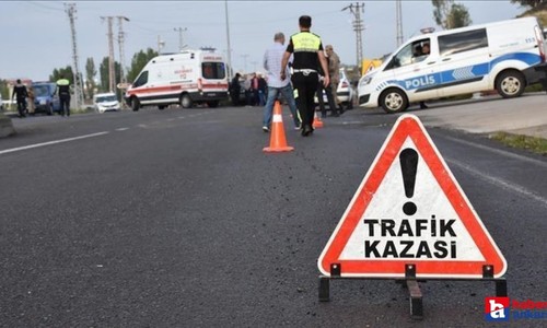 Ankara'nın Sincan ilçesinde katliam gibi kaza! Direğe çarpan otomobildeki bir kişi öldü, bir kişi ağır yaralandı