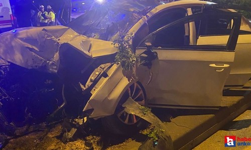Ankara Etimesgut'ta kaza! Aşırı süratli araç ağaca çarptı 4 kişi yaralandı