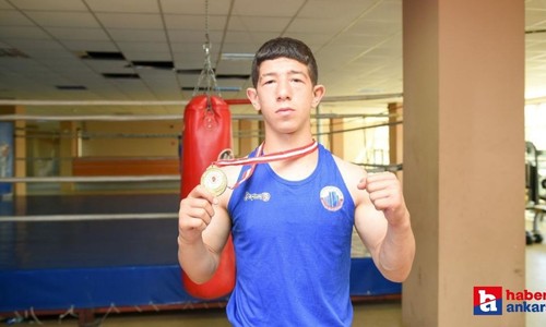 Ankara'nın Altın Yumruğu Yunus Emre Aydın Türkiye Boks Şampiyonası'nda birinci oldu