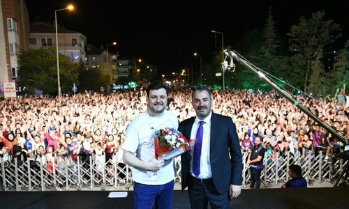Ekin Uzunlar Karadeniz rüzgarı ile Ankaralıları aldı götürdü!
