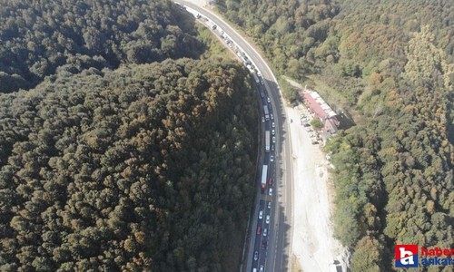 D-100 kara yolu Ankara istikametindeki çalışmadan dolayı trafik durma noktasına geldi vatandaşlar isyan etti!