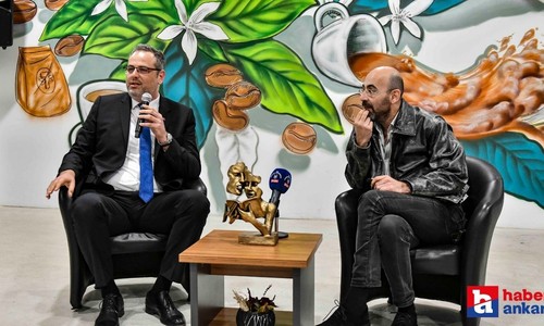 Yapımcı Onur Tan Genç Akademi Kafe Sıhhiye'de, Ankaralı gençlerle buluştu