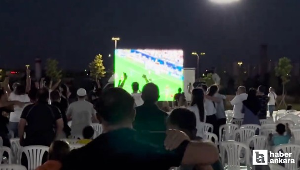 Sincan Belediyesi milli maç için Sincan Park'a dev ekran kurdu!