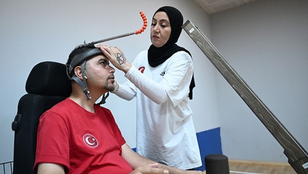 Düğün takıları ile alınan ekipmanla dünya şampiyonu oldu