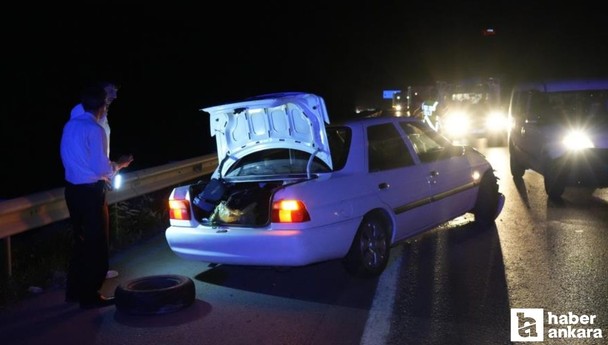 Kırıkkale'de tekeri kopan otomobil bariyerlere çarptı