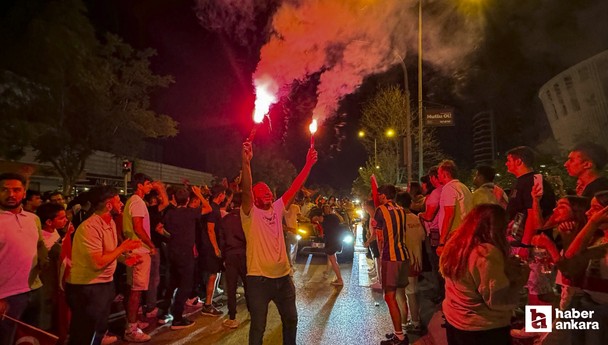 Ankara, millilerin Çeyrek final başarısını sokaklarda kutladı