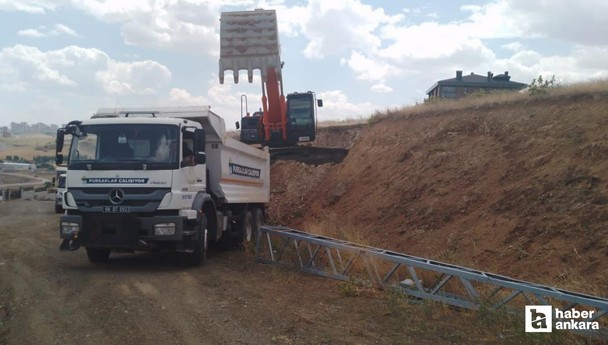 Pursaklar Belediyesi yeni yerleşim yerleri için yol yapım çalışmalarını sürdürüyor